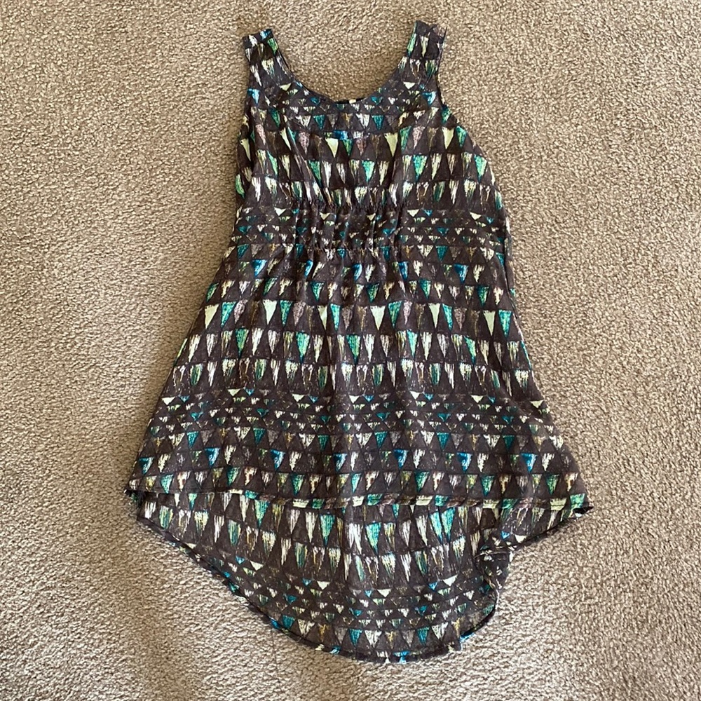 Hi/lo see through tunic with cool green triangle pattern